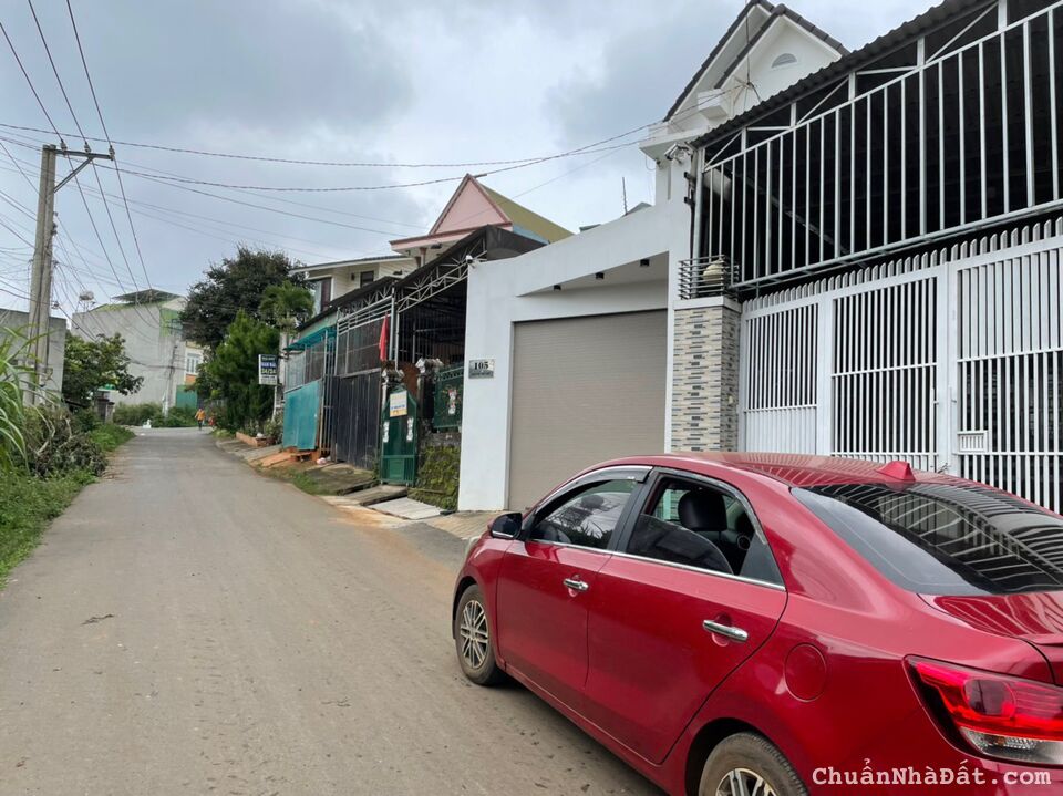 306m2 Đất . Sẵn Thổ Cư. Ngay TT Thị Trấn Liên Nghĩa- Đức Trọng. Sổ Riêng. Giá 5,4 Tỷ. Lh 0978053738