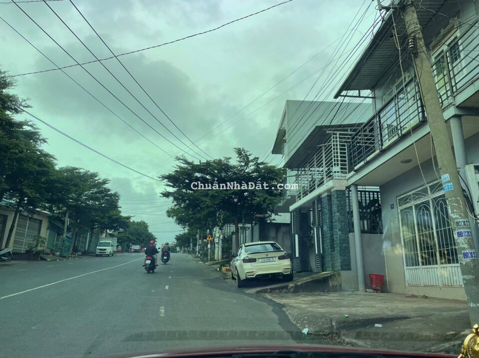 306m2 Đất . Sẵn Thổ Cư. Ngay TT Thị Trấn Liên Nghĩa- Đức Trọng. Sổ Riêng. Giá 5,4 Tỷ. Lh 0978053738