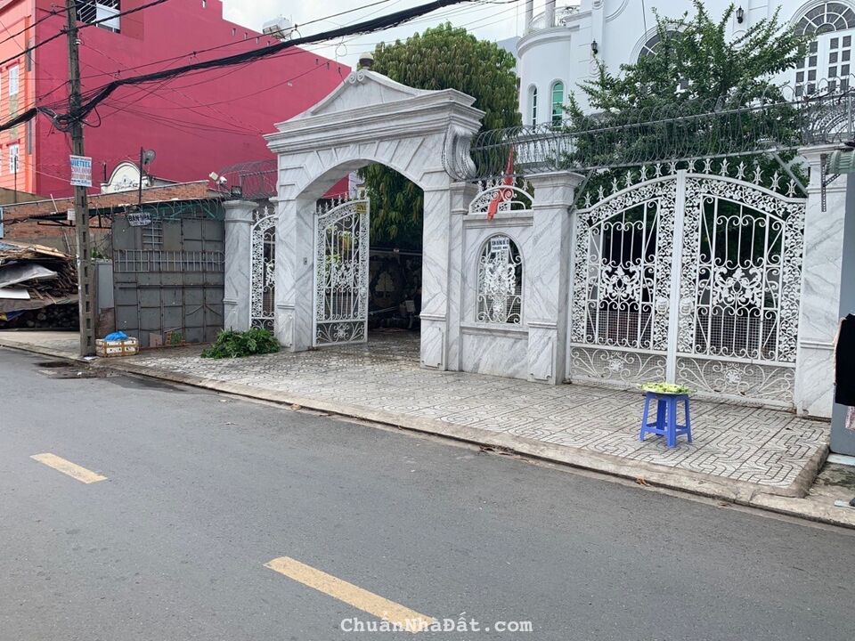 Cho thuê Biệt Thự vip xây 2 Lầu.11x26m,Đường HT13 gằn chợ Hiệp Thành.Q12