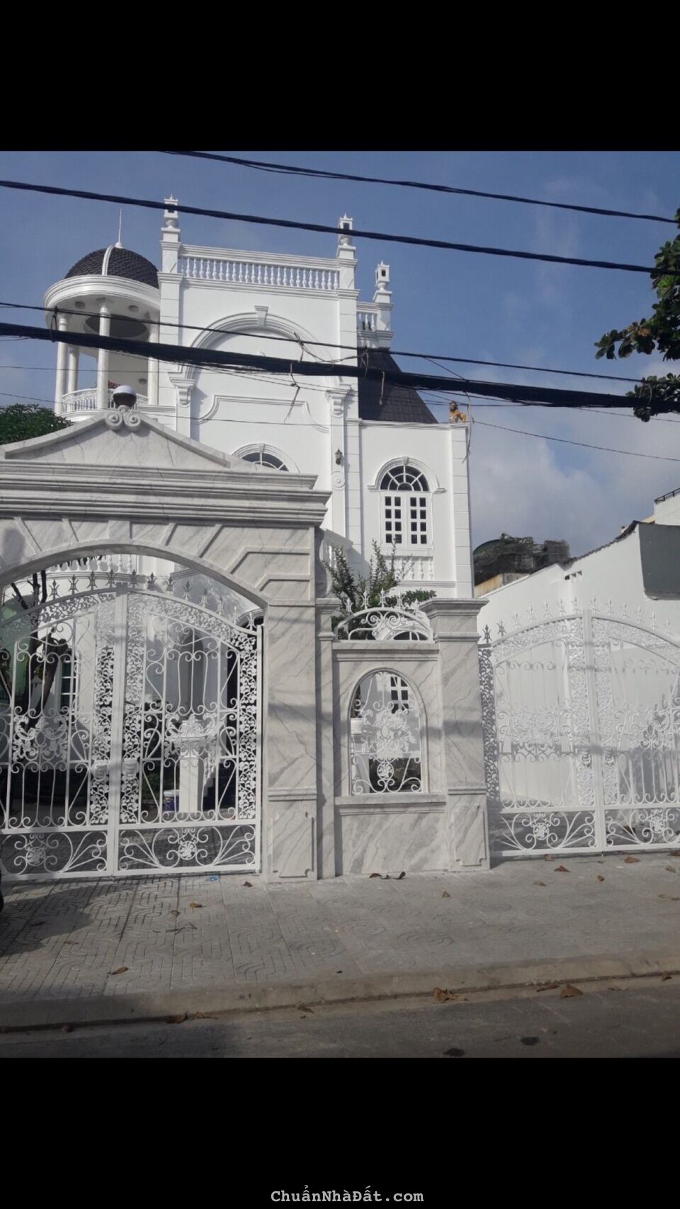 Cho thuê Biệt Thự vip xây 2 Lầu.11x26m,Đường HT13 gằn chợ Hiệp Thành.Q12