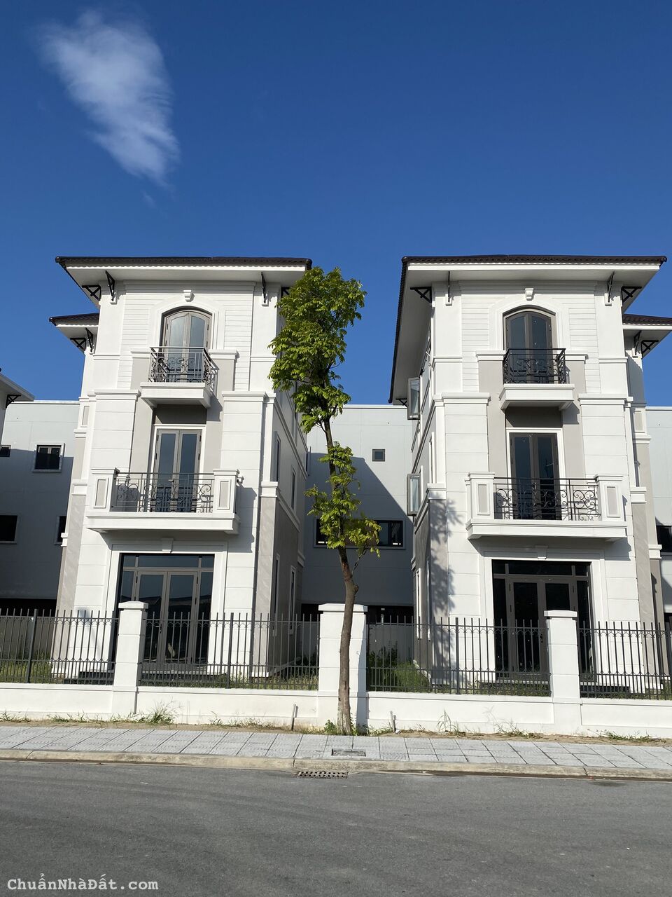 Em Nhu có 1 cặp Biệt thự Đơn lập view công viên tuyệt đẹp