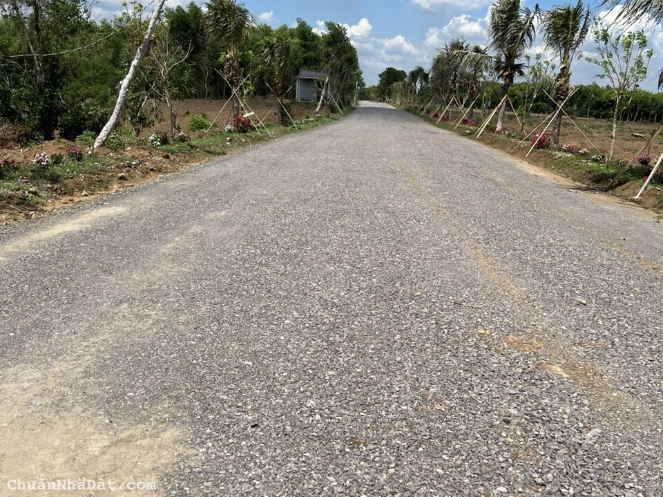 BÁN ĐẤT VƯỜN 1000M2 SHR 900 TRIỆU VIEW SÔNG SUỐI GẦN SÂN BAY LONG THÀNH, ĐỒNG NAI