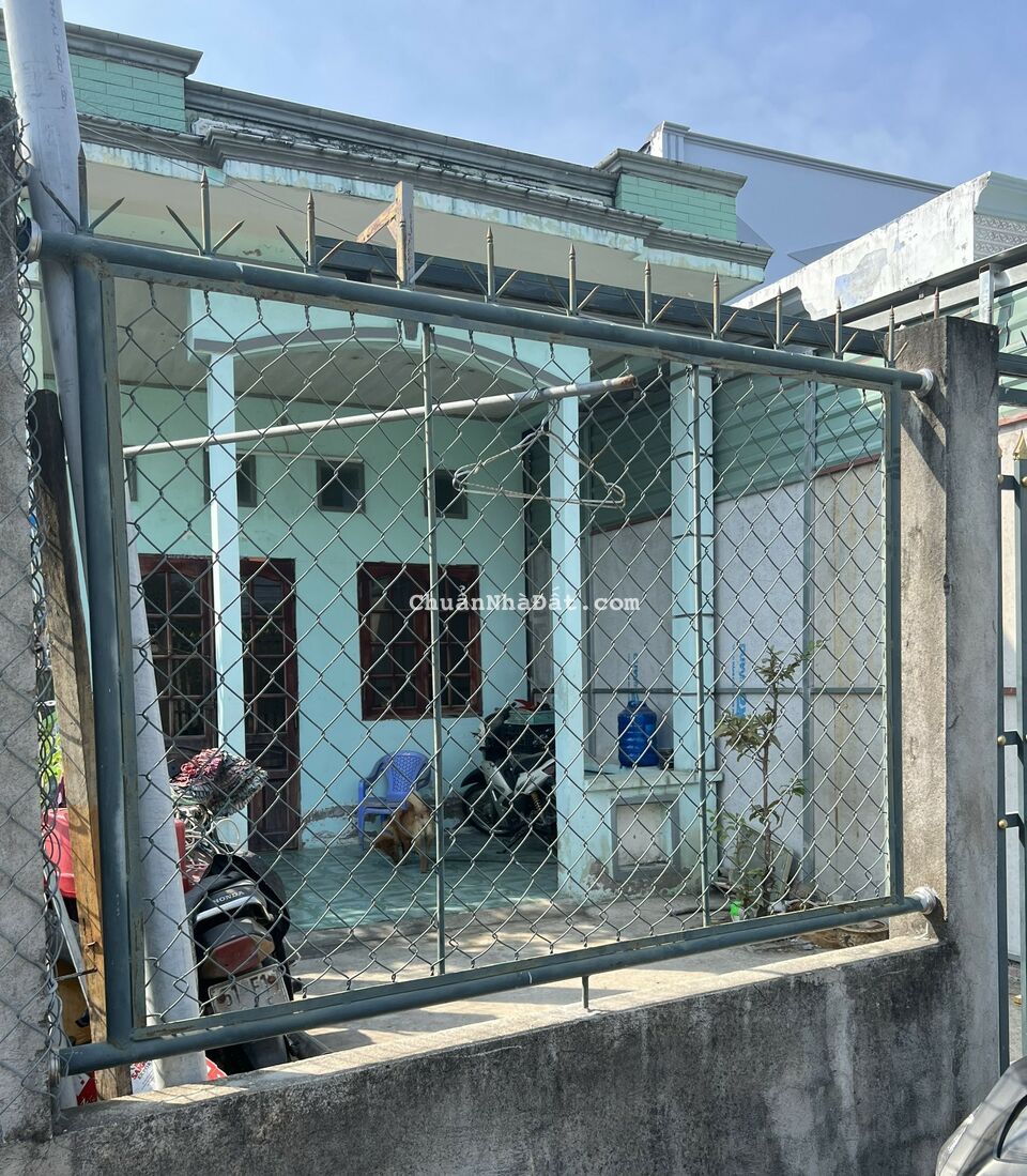 Chủ kẹt tiền bán gấp căn nhà thị trấn cần Đước giá siêu ngộp 670tr 