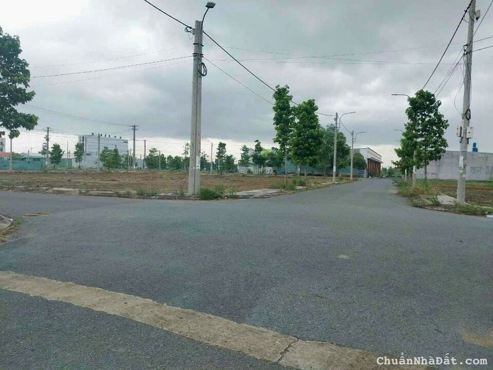 Đất nền kdc Long Cang 91m2 Chủ kẹt bán lỗ giá bao rẻ khi mua đầu tư chỉ 690tr duy nhất 1 nền 