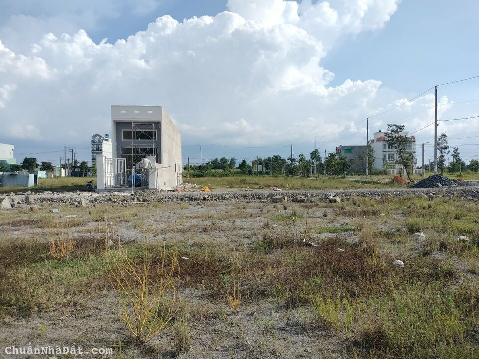 Chủ kẹt tiền bán lỗ 105m2 nền đẹp kdc Long Cang giá rẻ đầu tư 890tr