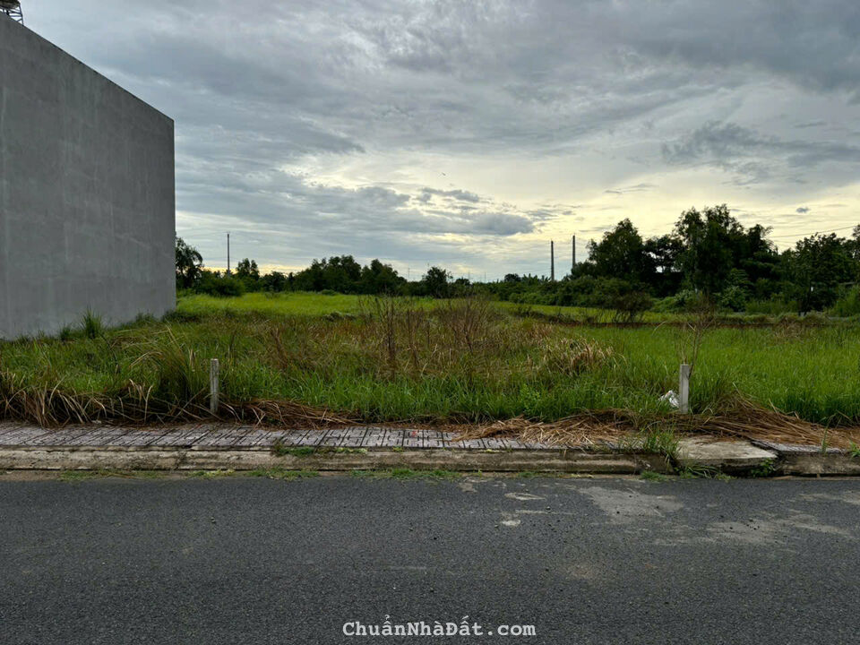 Cần bán gấp 132m2 kdc Nam Phong giá rẻ đầu tư kiếm lời chỉ 900tr Cần bán gấp 132m2 kdc Nam Phong giá rẻ đầu tư kiếm lời chỉ 900tr