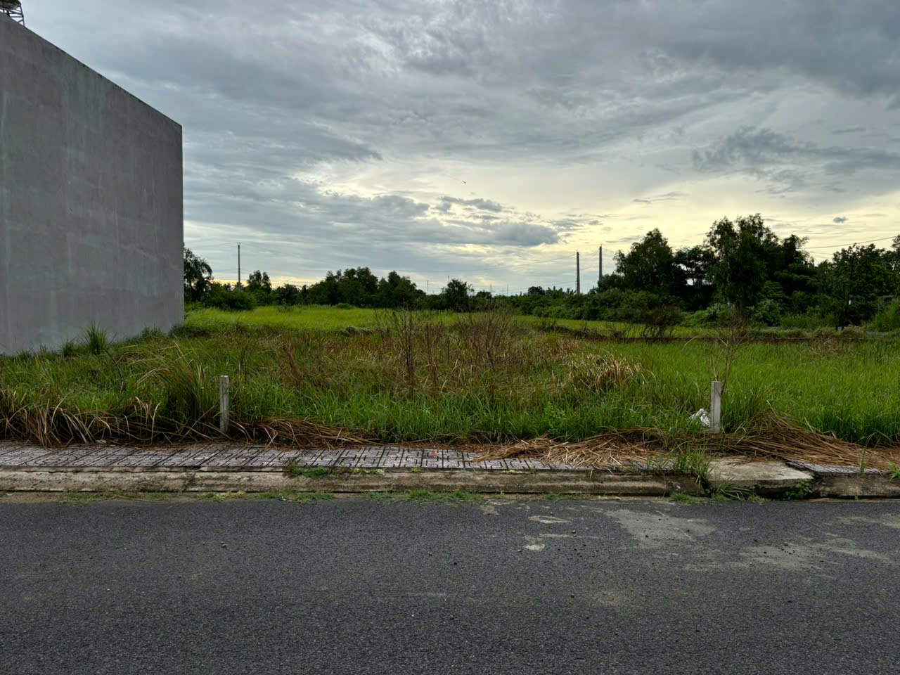 Đất nền dự án kdc Nam Phong Lotous giá ngộp 900tr mua là lời dt 132m2