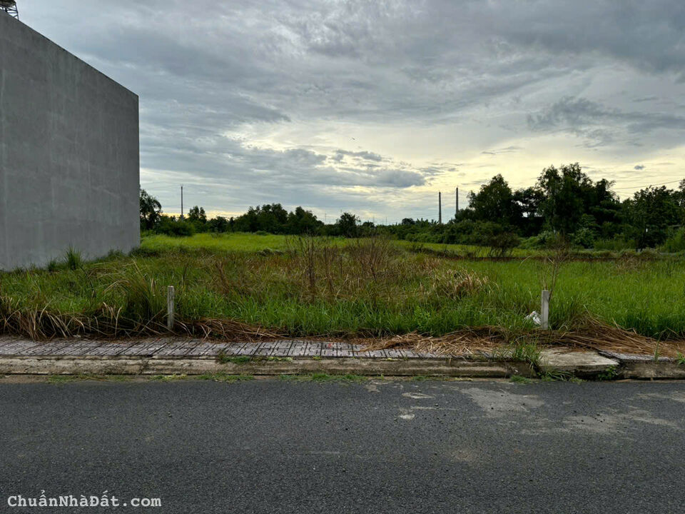 Kẹt tiền bán lỗ 132m2 kdc Nam Phong bao giá đầu tư cho khách mua 900tr Kẹt tiền bán lỗ 132m2 kdc Nam Phong bao giá đầu tư cho khách mua 900tr