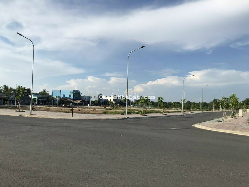 Chủ quá kẹt bán 124m2 nền kdc EcoPark giá rẻ đầu tư cho người sau mua lời chỉ 950