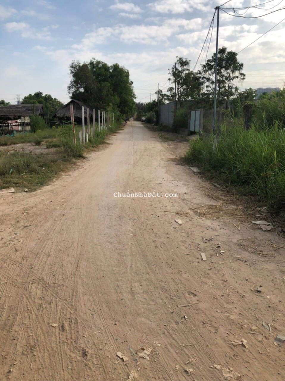 Bán 2575m2 đất hẻm xe hơi đường Phạm Hữu Lầu Phước Kiển Nhà Bè, 4tr/m2