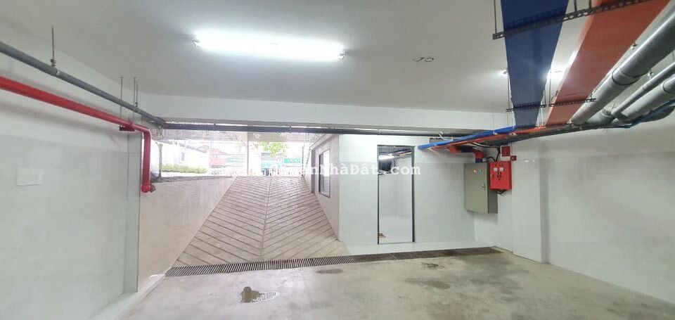 Bán tòa nhà 5 tầng, MT Nguyễn Duy Trinh, Q2 HOT!!! GIẢM CHỈ CÒN 75 TỶ. Bán tòa nhà 5 tầng, MT Nguyễn Duy Trinh, Q2 HOT!!! GIẢM CHỈ CÒN 75 TỶ.