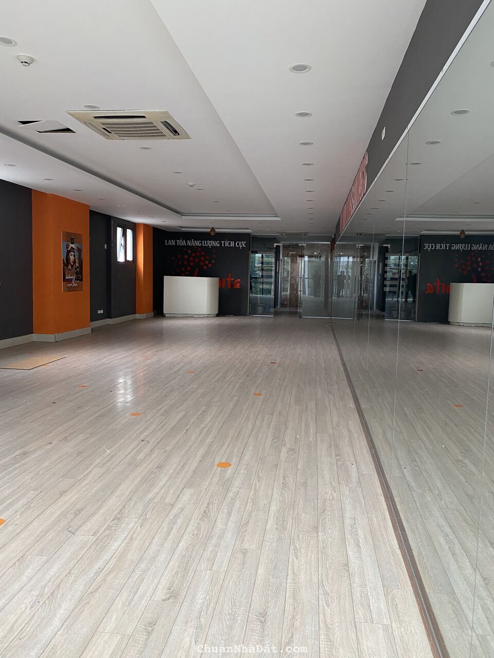 Chính chủ cho thuê văn phòng tại Phố Huế HBT 