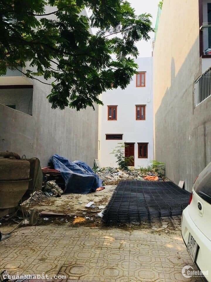 Bán gấp đất MT Khánh Hội, Quận 4. Giá 3.2tỷ/80m2, sổ hồng riêng, thổ cư 100%, xây tự do