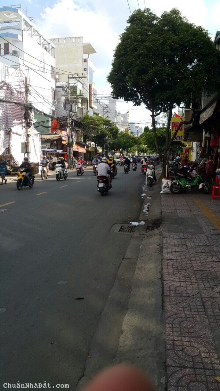 Bán gấp đất MT Khánh Hội, Quận 4. Giá 3.2tỷ/80m2, sổ hồng riêng, thổ cư 100%, xây tự do