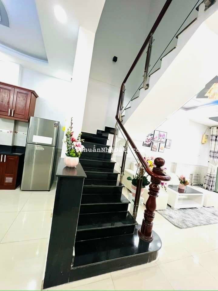 Bán nhà đẹp HXH Quận Tân Bình đường Nguyễn Trọng Tuyển, 48m2 giá 3tỷ090, nhà 1trệt 2 lầu, sổ riêng