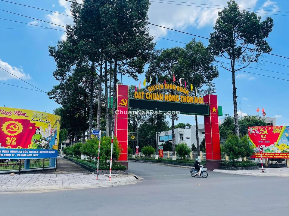 Cần bán lô đất Định Quán giá 1ty5/240m2 thổ cư 100%. Nằm ngay mặt tiền 32m. Sổ hồng sẵn 