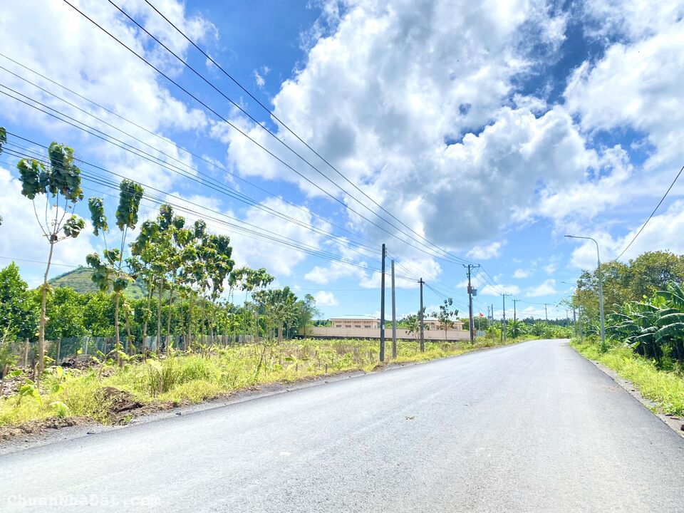 Cần bán lô đất full thổ cư ở TT Đồng Nai giá 1ty5/300m2, mặt tiền nhựa 32m ngay QL20. Sổ hồng sẵn