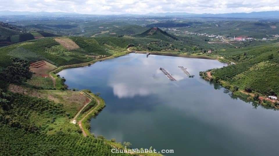 Mình có 2 miếng đất sào view Hồ ở Lâm Đồng giá 1ty5/645m2. Cách DT200, sổ hồng cầm tay 
