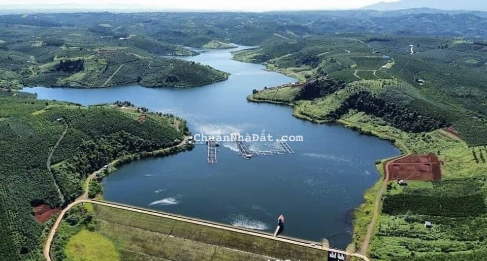 Mình có 2 miếng đất sào view Hồ ở Lâm Đồng giá 1ty5/645m2. Cách DT200, sổ hồng cầm tay 