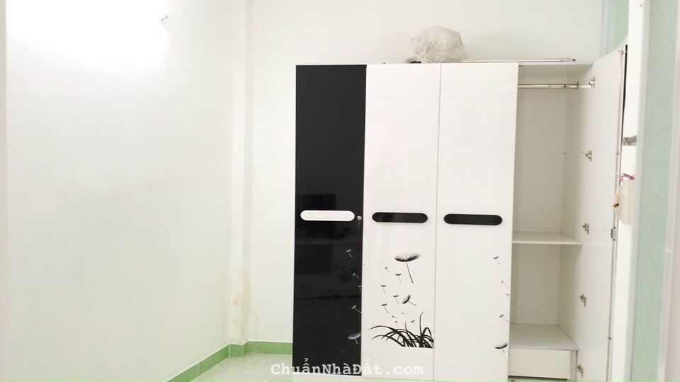 Ngộp lãi ngân hàng gấp nhà HXH Lý Thường Kiệt, P9,Tân Bình,Giá 1tỷ950/42m2, sổ riêng,cơ hội bắt đáy Ngộp lãi ngân hàng gấp nhà HXH Lý Thường Kiệt, P9,Tân Bình,Giá 1tỷ950/42m2, sổ riêng,cơ hội bắt đáy