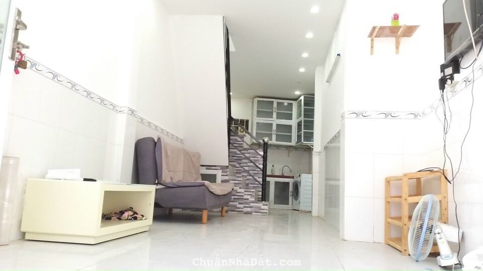 Ngộp lãi ngân hàng gấp nhà HXH Lý Thường Kiệt, P9,Tân Bình,Giá 1tỷ950/42m2, sổ riêng,cơ hội bắt đáy Ngộp lãi ngân hàng gấp nhà HXH Lý Thường Kiệt, P9,Tân Bình,Giá 1tỷ950/42m2, sổ riêng,cơ hội bắt đáy