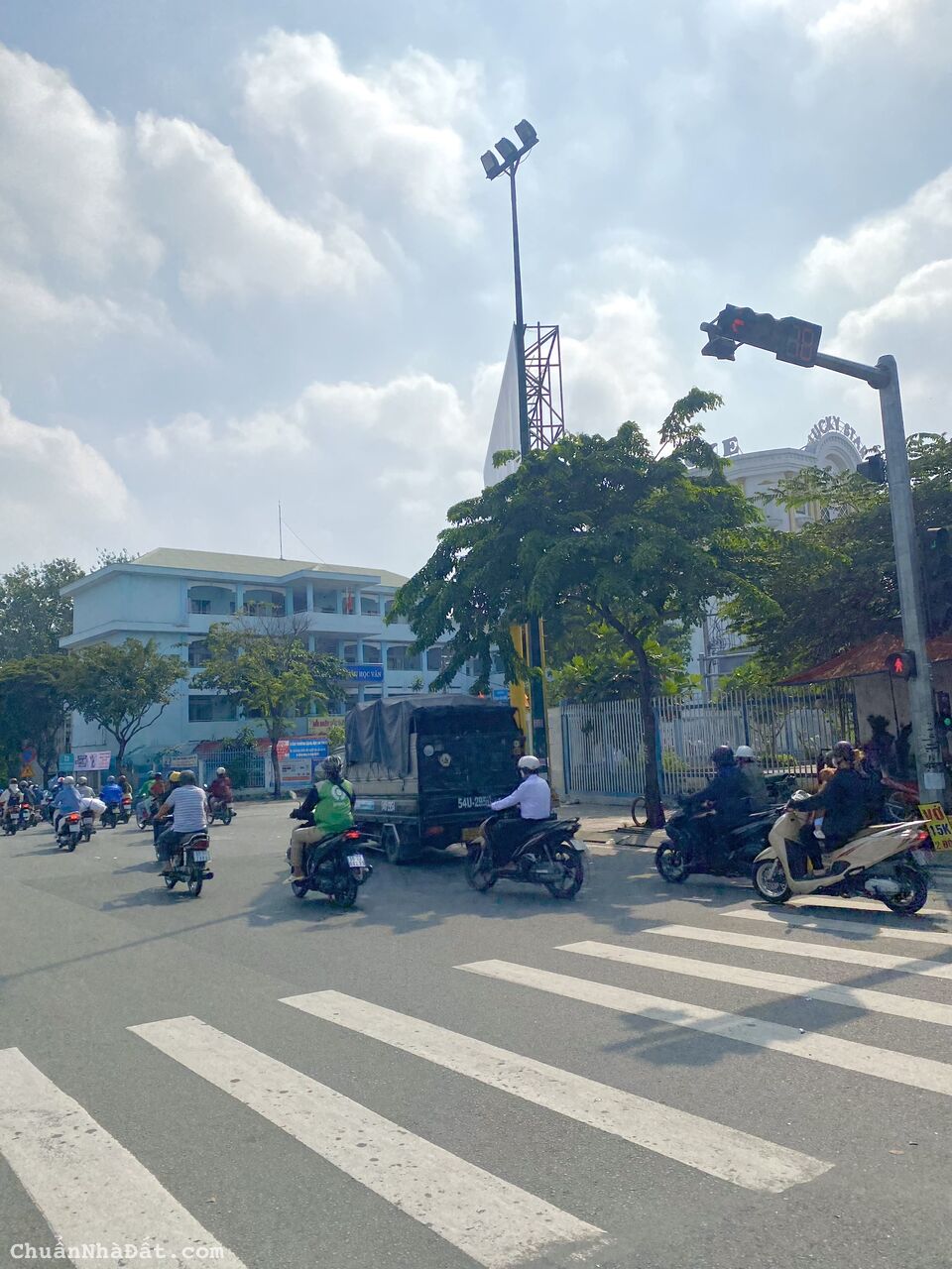 Bán gấp lô đất MT đường 102, ngay chợ nhỏ Lê Văn Việt, Tăng Nhơn Phú A, giá 1.8 tỷ/90m2, SHR,XDTD