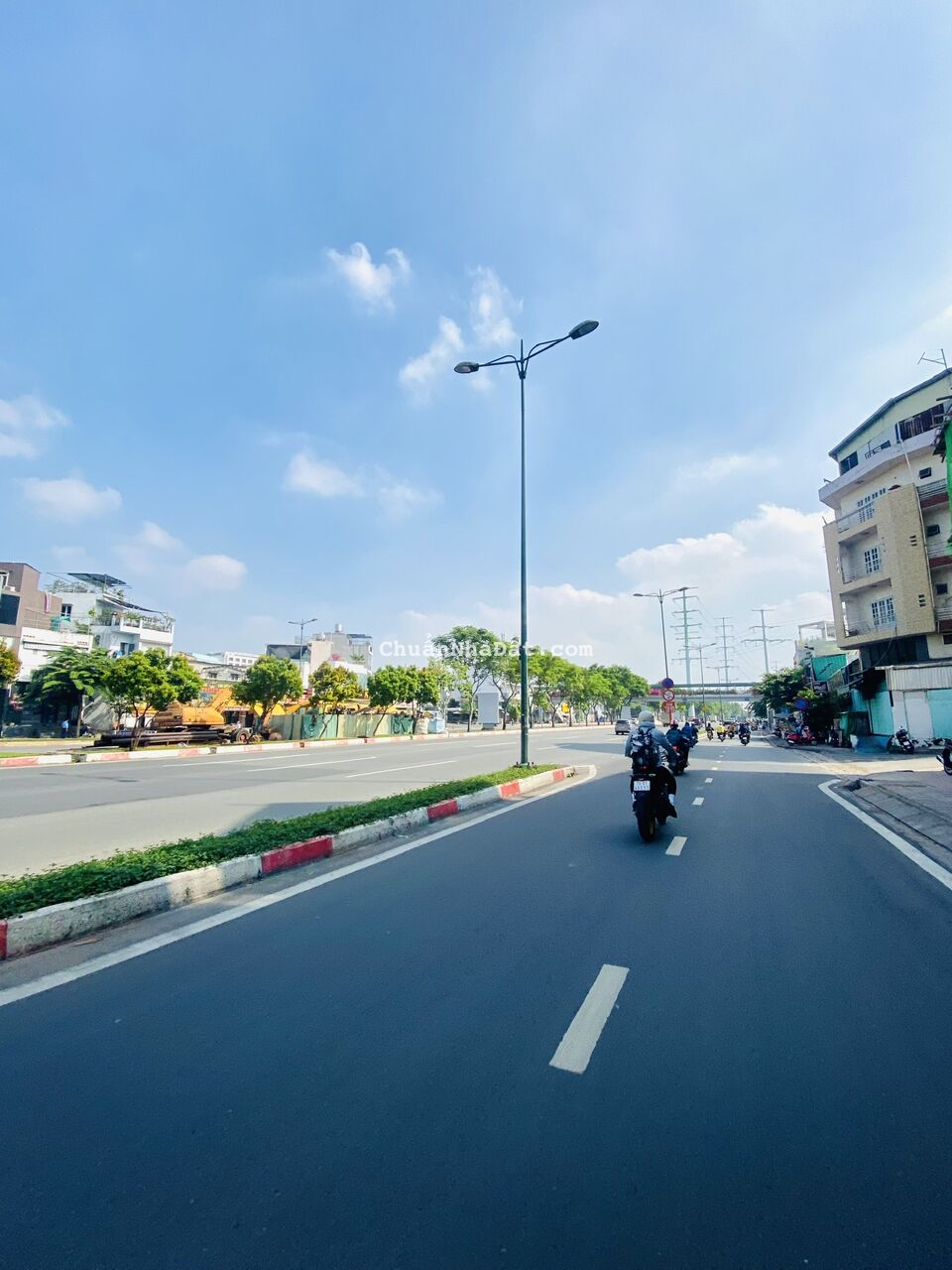 Bán gấp lô đất MT đường 102, ngay chợ nhỏ Lê Văn Việt, Tăng Nhơn Phú A, giá 1.8 tỷ/90m2, SHR,XDTD