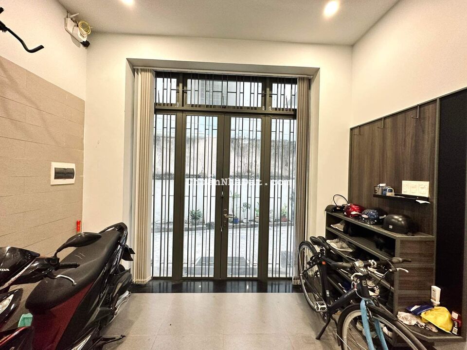 NHÀ PHÚ NHUẬN HẺM Ô TÔ FULL NỘI THẤT XỊN 45M2, NGANG 7M, 4PN, Ở NGAY, CHỈ NHỈNH 6 TỶ.