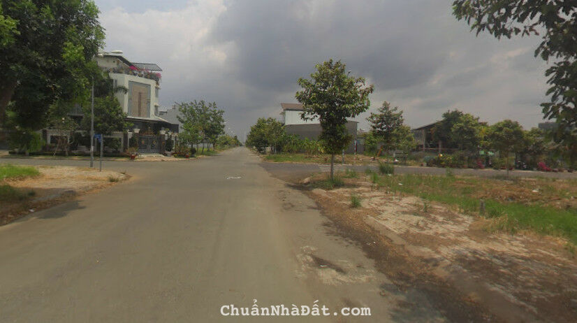 Nhanh tay mua ngay lô đất thổ cư 100m2 Nguyễn Hữu Trí, Tân Bửu, Bến Lức. Cách Ngã 3 Tân Bửu 800m