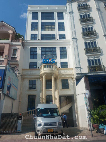 Chuyển nhượng tòa văn phòng mặt tiền đường khu Cách Mạng Tháng 8, Quận 3, giá 98 tỷ. 0932723936