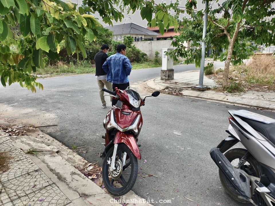 NHÀ TÔI ĐANG KẸT TIỀN CẦN BÁN LÔ ĐẤT Ở KCN CHÀ LÀ