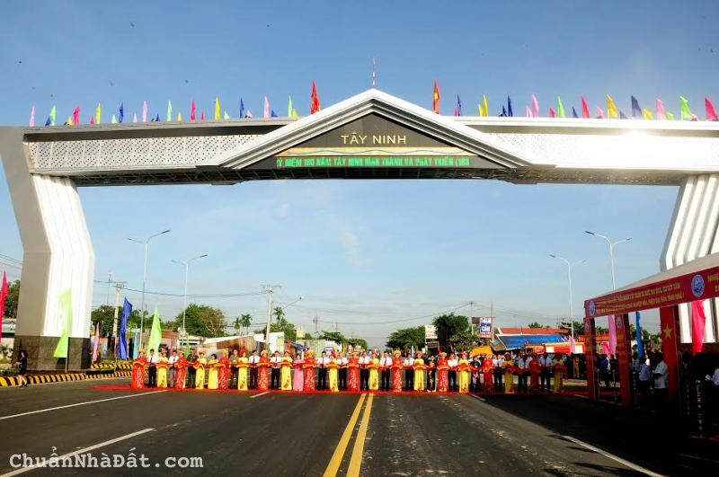 GIA ĐÌNH CHUYỂN VỀ SÀI GÒN SỐNG BÁN NHANH 200M2 THỔ CƯ