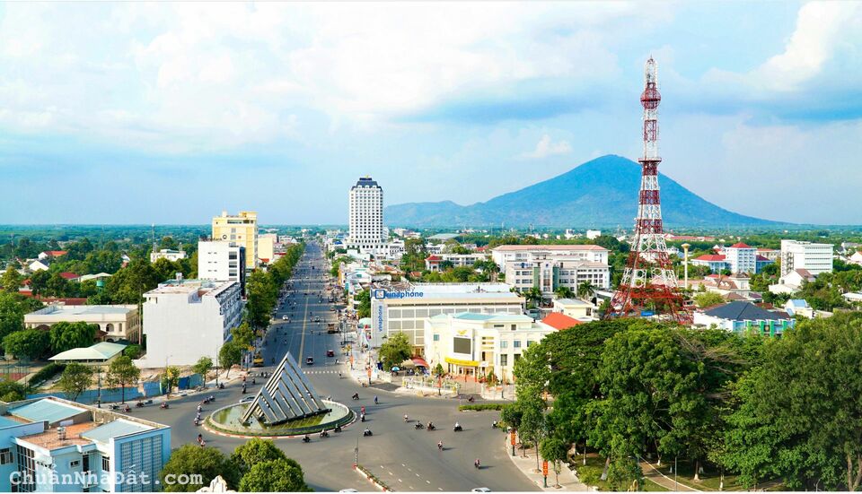 Bán đất tặng luôn nhà đẹp trung tâm phường 3 Tp.Tây Ninh