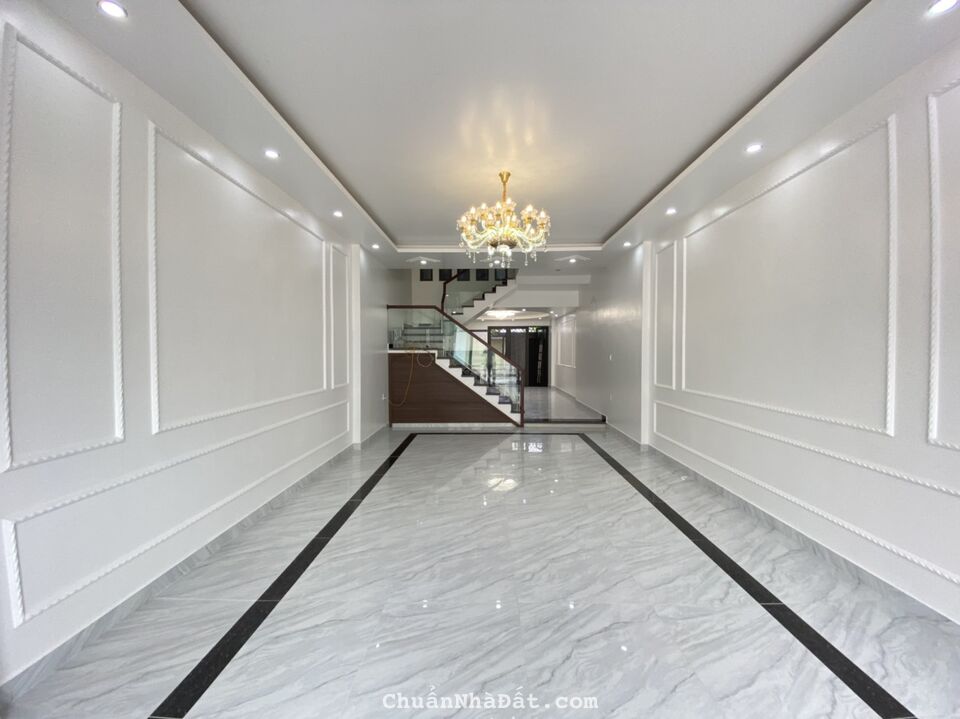 Cần bán gấp nhà xây mới 4 tầng hiện đại ô tô để trong nhà tại tuyến 3 Lê Hồng Phong