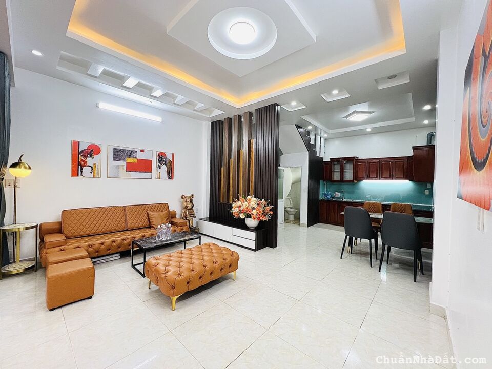 Bán nhà lô góc dân xây độc lập tại ngoc 149 Trung Hành