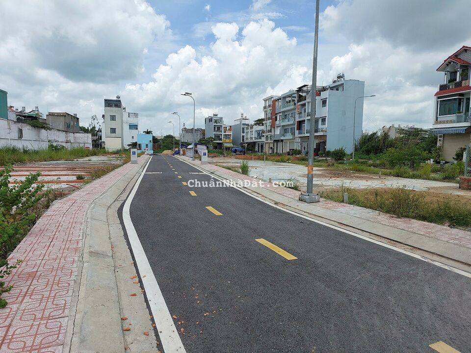 Đất nền Q.Bình Tân, còn 3 lô .các nền đang xây dựng