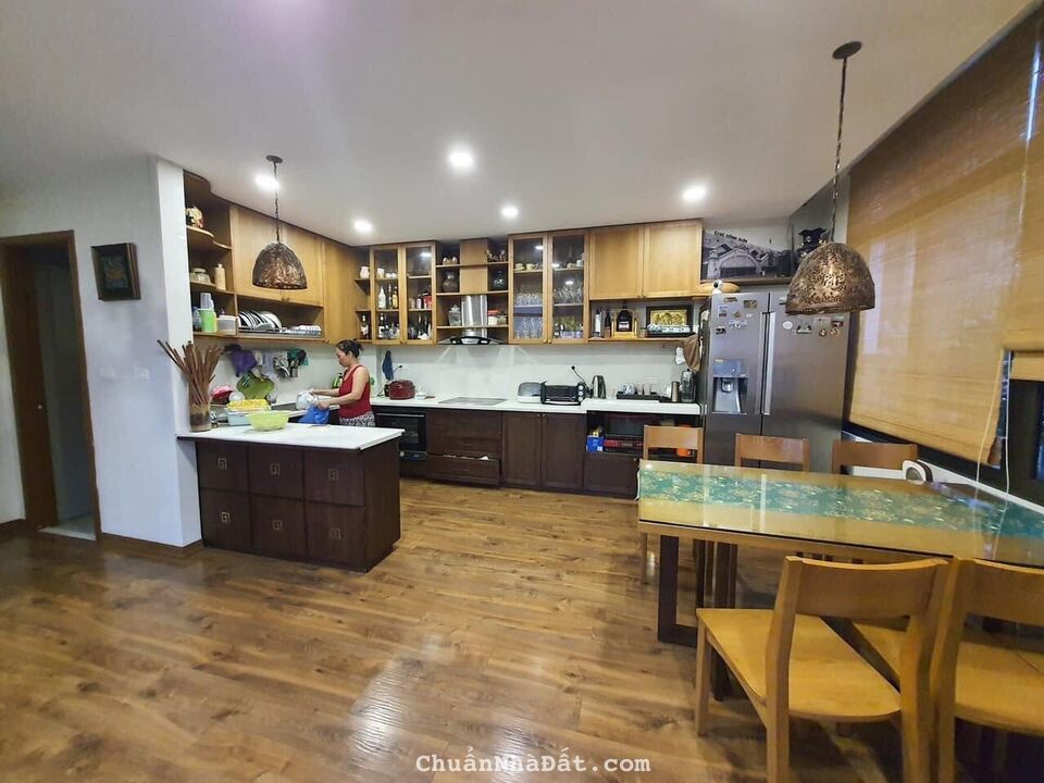 Bán nhà 6 tầng, lô góc, 2 mặt ô tô tránh, kinh doanh Văn phòng Hồ Ba Mẫu Quận Đống Đa.