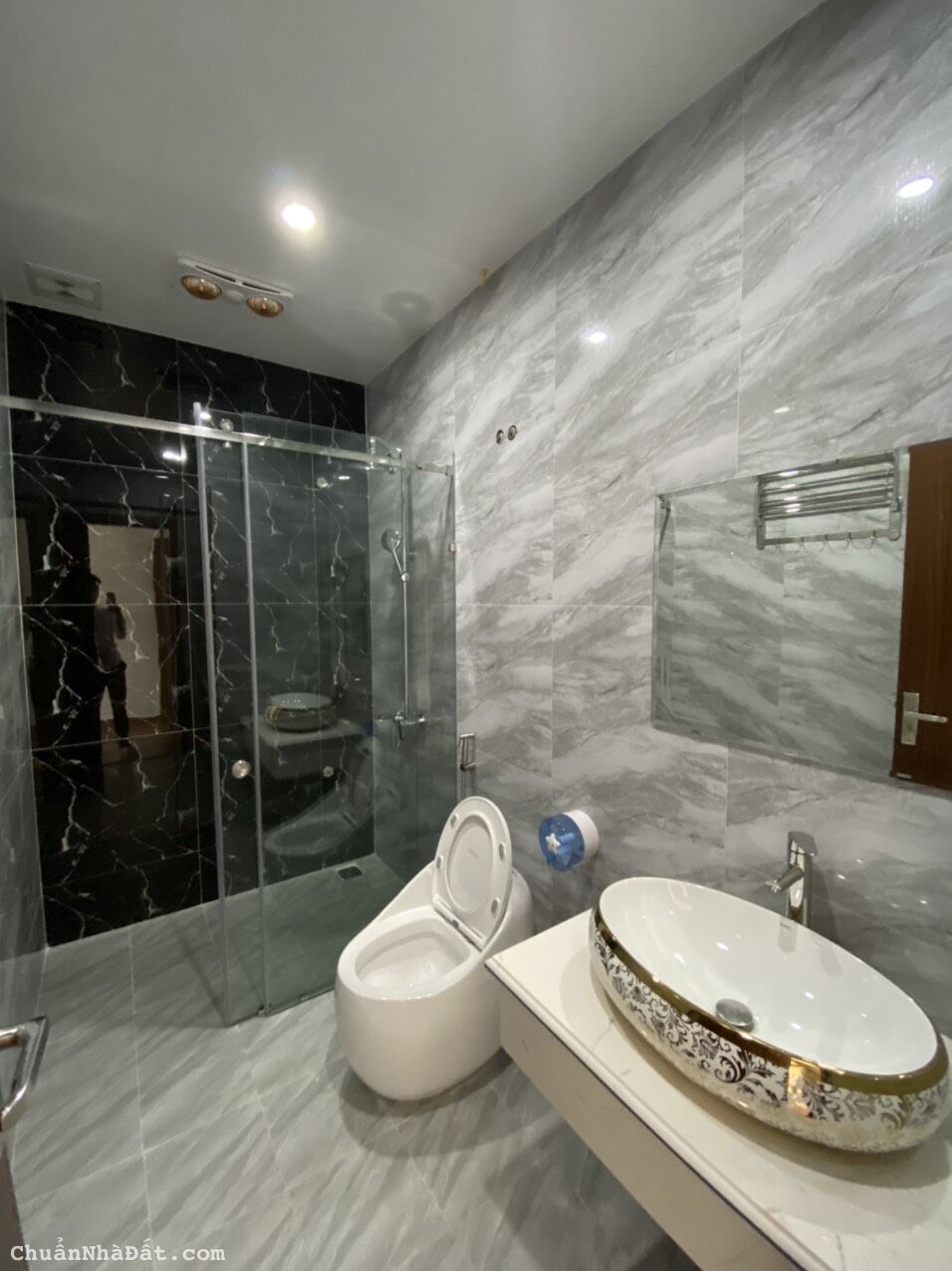 Bán gấp nhà 85m2 xây 4 tầng cao cấp tại tuyến 3 Lê Hồng Phong giá 7.6 tỷ