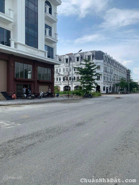 Cần bán lô góc 83m2 tại khu đất đấu giá Lai Xá - Kim Chung, gần QL 32, giá đầu tư, LH: 0901 513 811