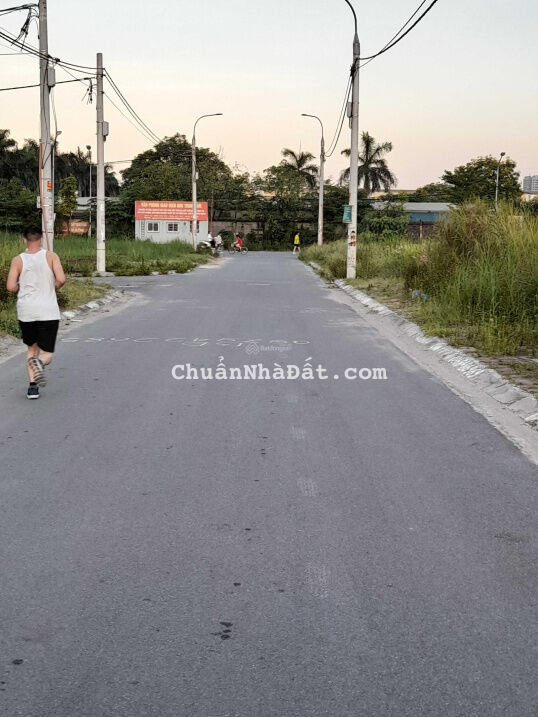 Chính chủ bán đất đấu giá đg5, gần  hồ điều hoà, đường 17 mét, tại lai xá kim chung, 0972 990 831