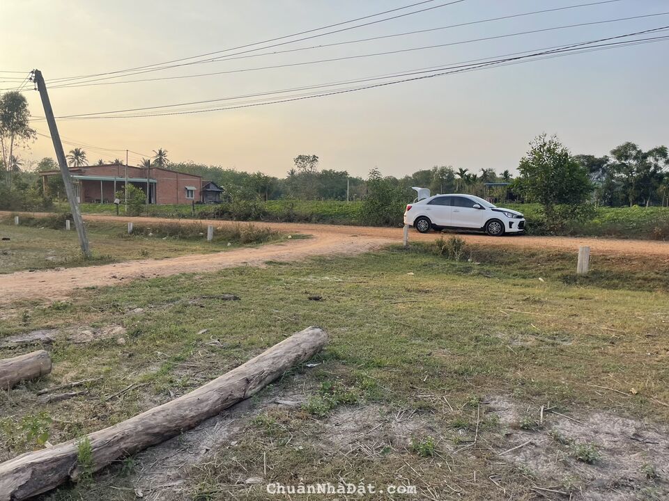 Cần tiền về quê chuyển nhượng nền đất giá rẻ