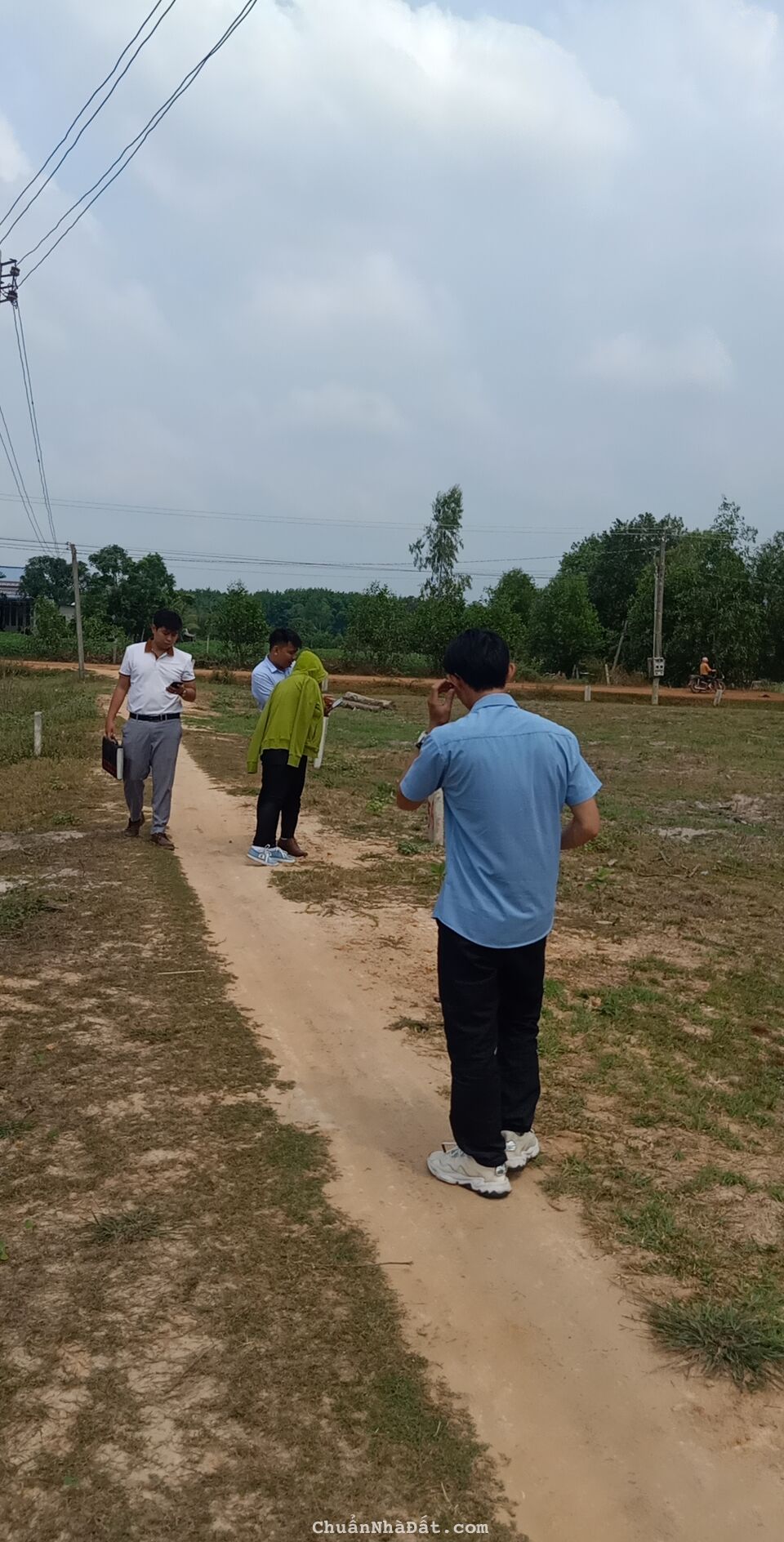 Cần tiền về quê chuyển nhượng nền đất giá rẻ