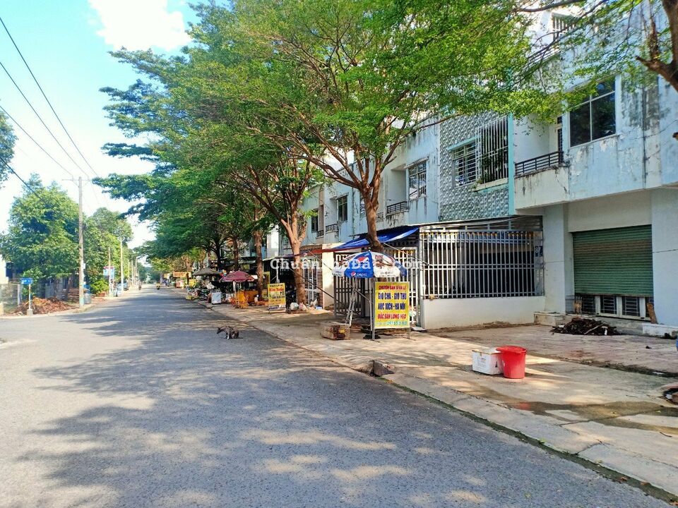 Đất đẹp đường nhựa 8m ngay KCN 159m2 giá chỉ 1tỷ5