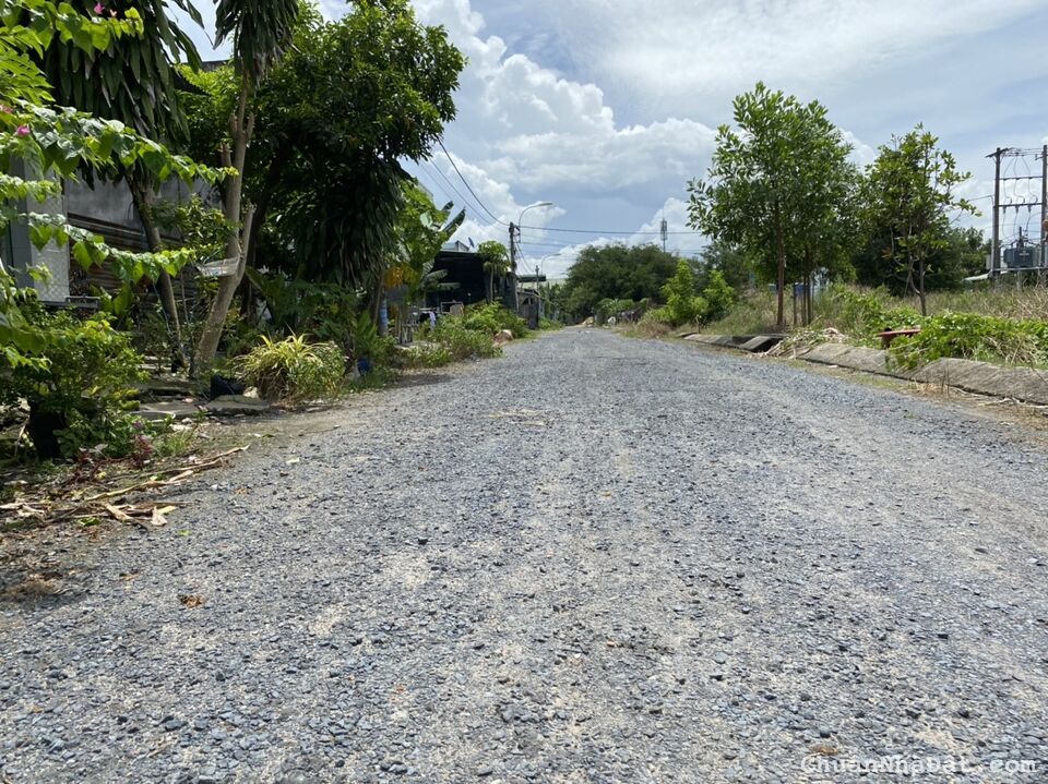 Lô đất ngay chợ Thạnh Đức, Gò Dầu giá chỉ 700tr