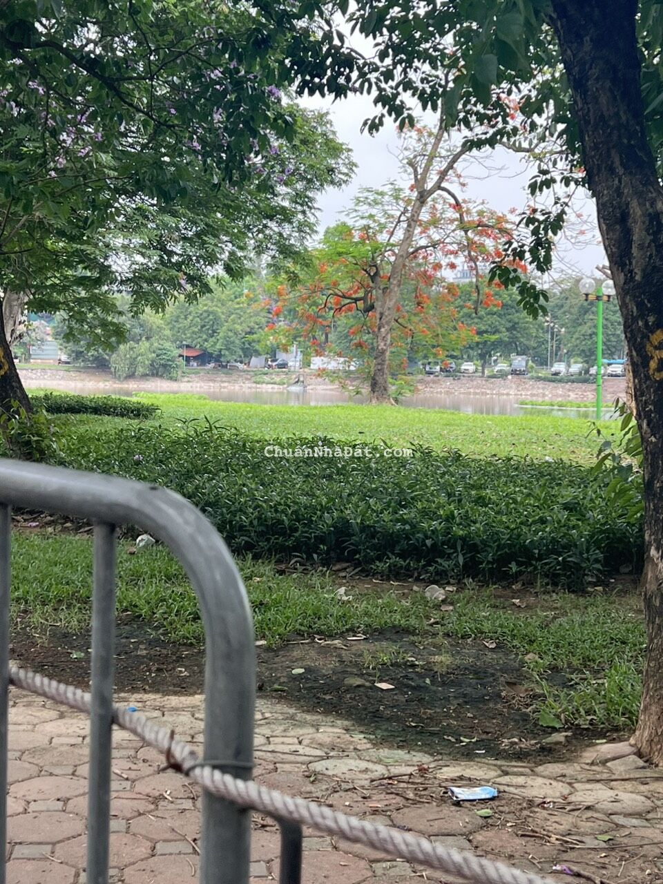 BÁN NHÀ MẶT PHỐ VÂN HỒ 3, SÁT CÔNG VIÊN THỐNG NHẤT. DT 50M2, CÓ VỈA HÈ,KINH DOANH 