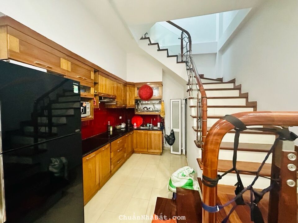 BÁN NHÀ NGÕ THÔNG PHỐ THANH NHÀN DT 35MX4T GẦN PHỐ NGÕ SÁNG THOÁNG,GIÁ 4.25 TỶ