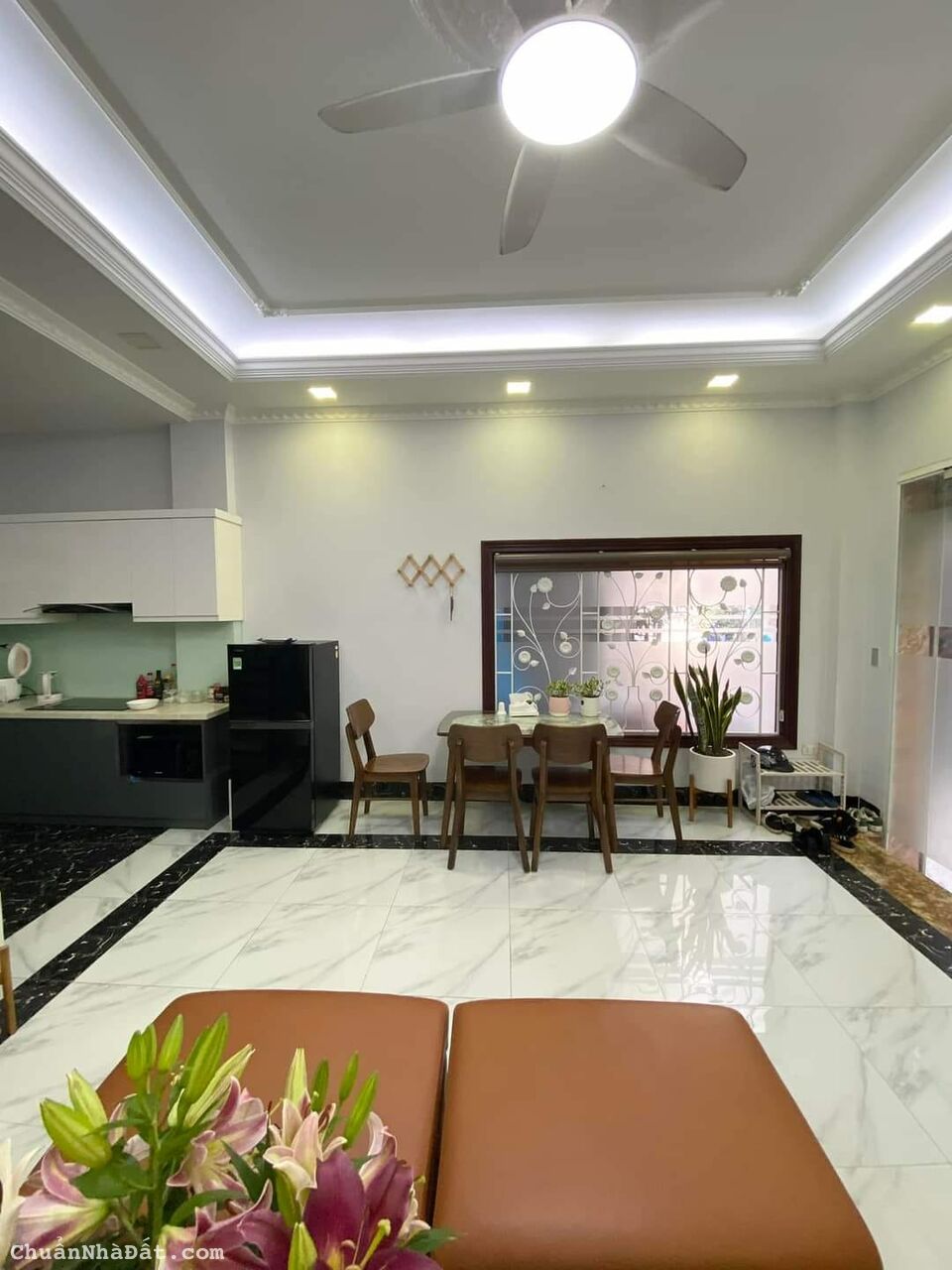 Thanh Nhàn-Hai Bà Trưng - gần trường học, ngõ sáng . DT 42 giá 4,6 tỷ