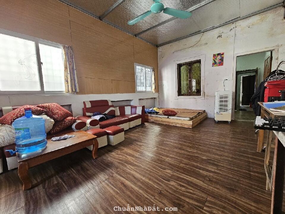 BÁN NHÀ NGAY NGÃ TƯ LÊ THANH NGHỊ BẠCH MAI. DT 87MX4T CÁCH PHỐ 15M NHÀ LÔ GÓC