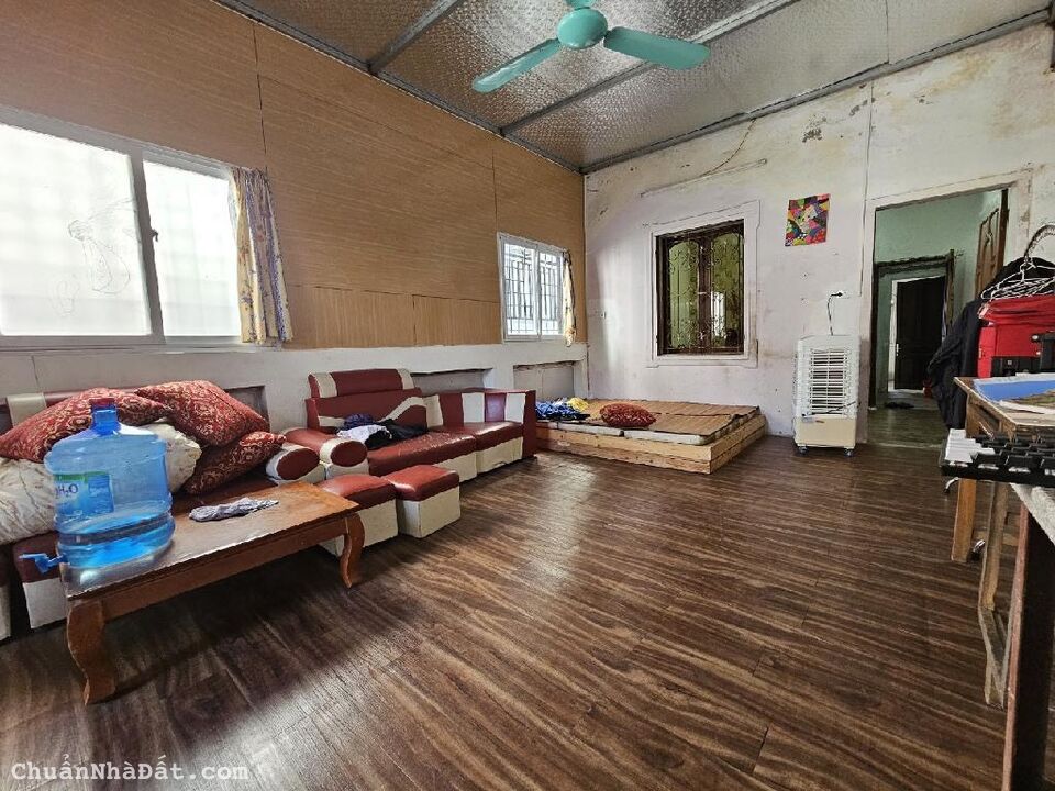 BÁN NHÀ NGAY NGÃ TƯ LÊ THANH NGHỊ BẠCH MAI. DT 87MX4T CÁCH PHỐ 15M NHÀ LÔ GÓC