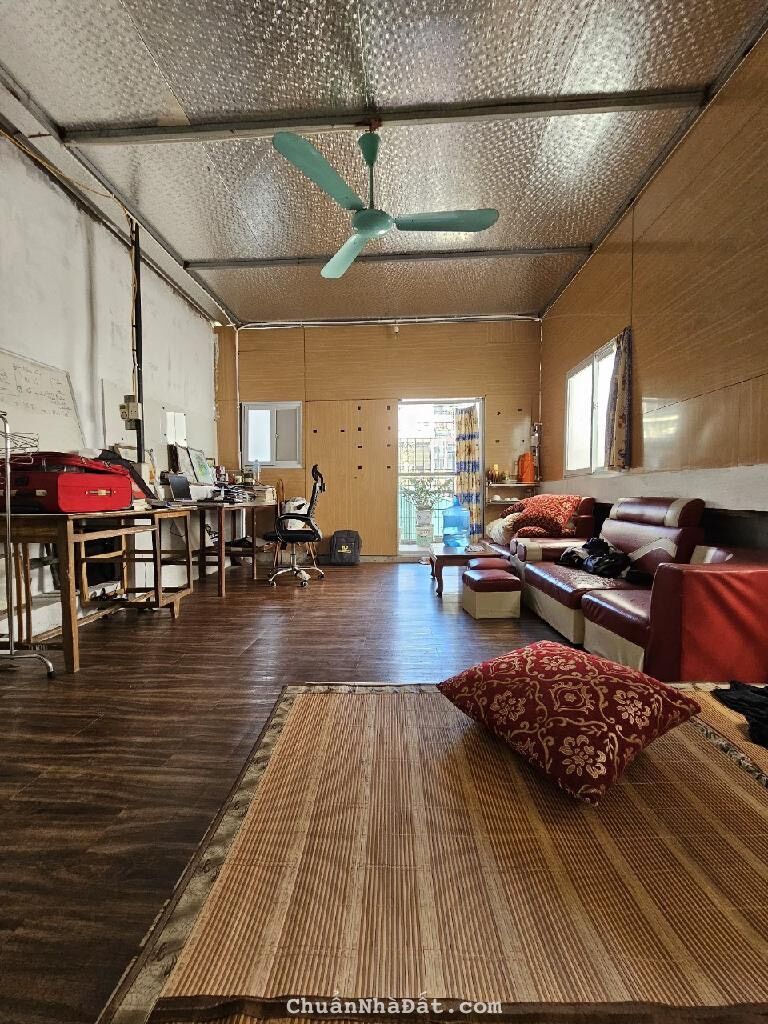 BÁN NHÀ NGAY NGÃ TƯ LÊ THANH NGHỊ BẠCH MAI. DT 87MX4T CÁCH PHỐ 15M NHÀ LÔ GÓC